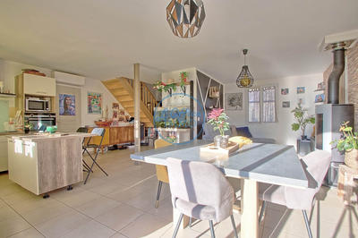 Maison - 104 m² - 4 pièces