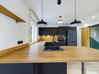 Maison - 136 m² - 7 pièces