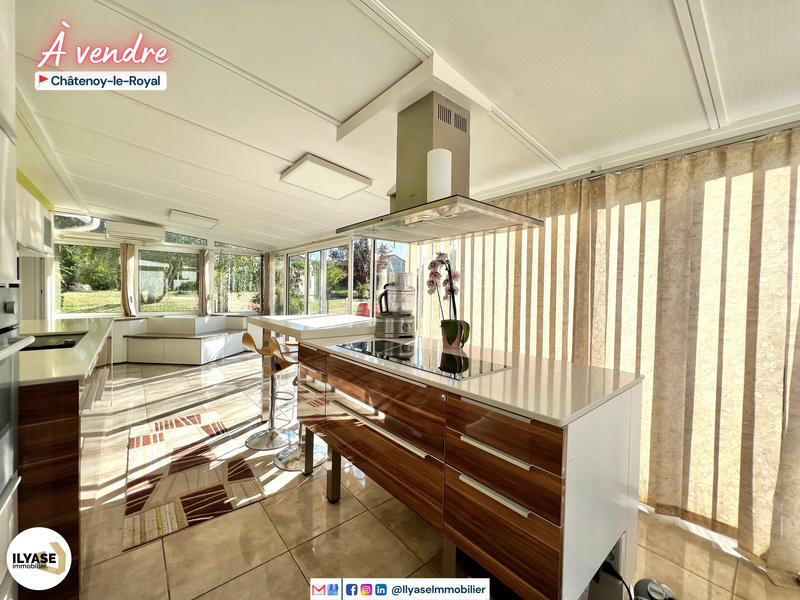 Maison - 182 m² - 7 pièces