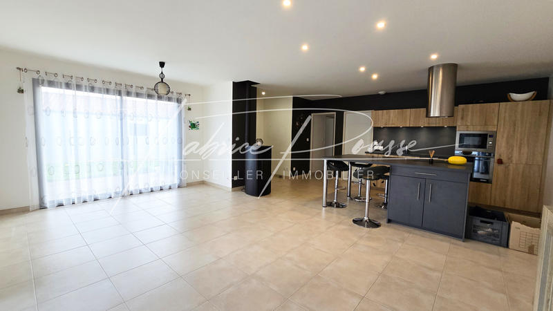 Maison - 96 m² - 4 pièces