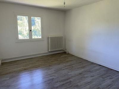 Maison traditionnelle - 154 m² - 6 pièces