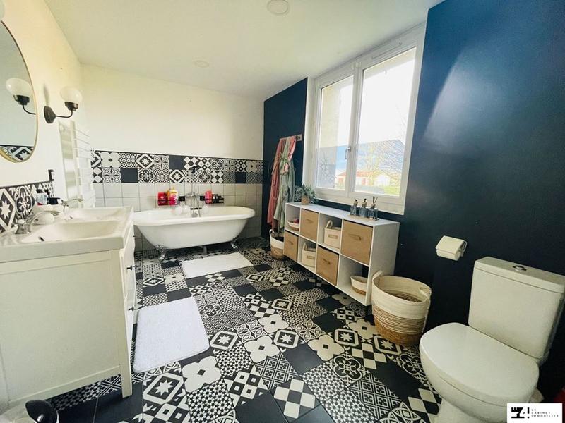 Maison traditionnelle - 176 m² - 4 pièces