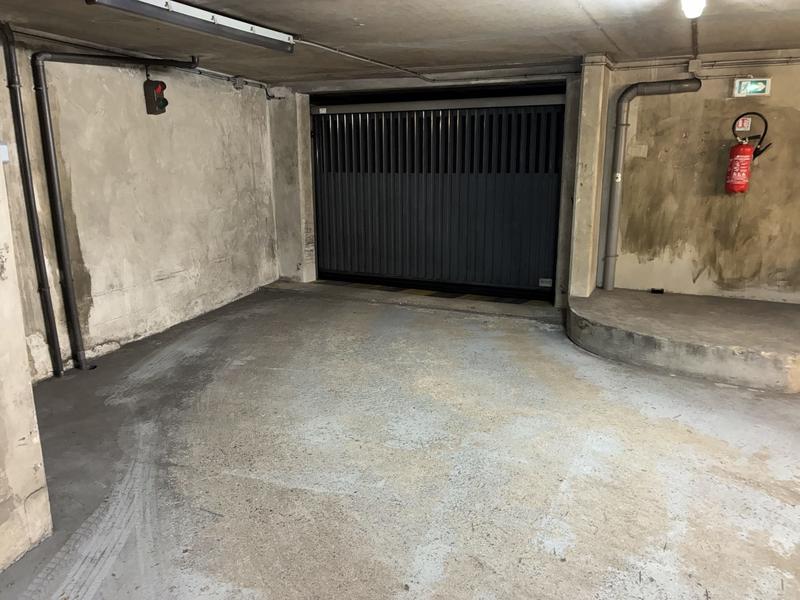 Parking / Garage - 14 m²