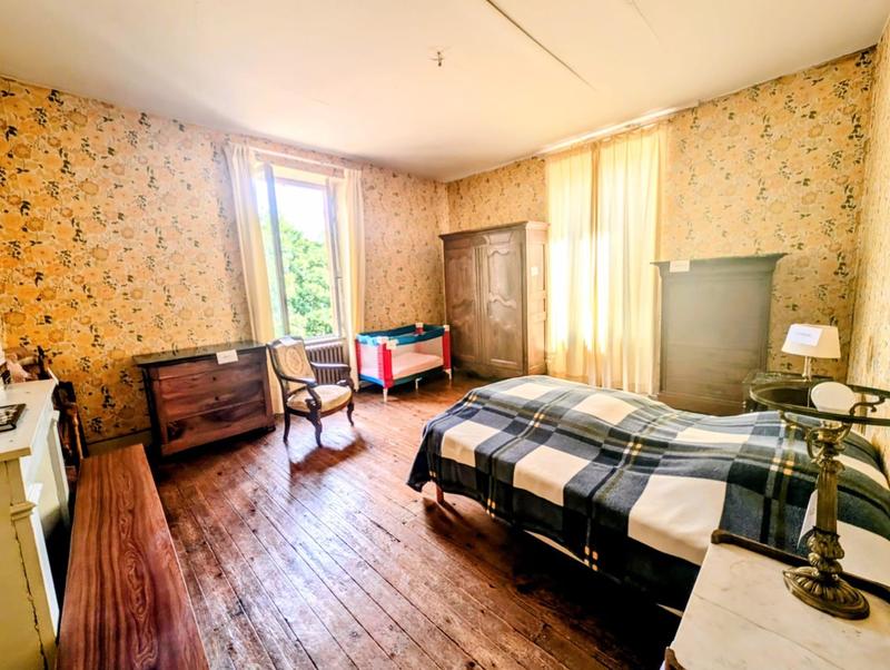 Maison - 297 m² - 10 pièces