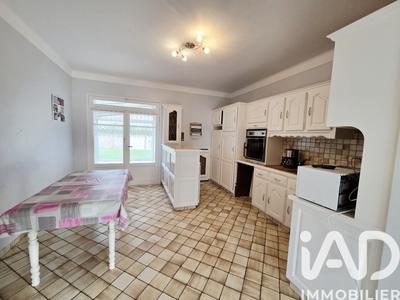 Maison - 198 m² - 8 pièces