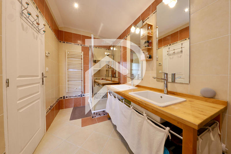 Maison - 140 m² - 7 pièces