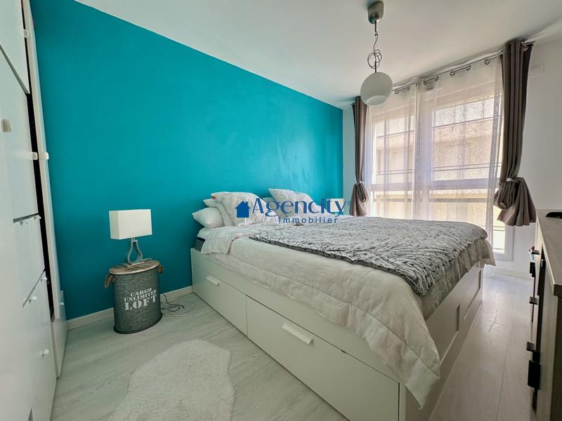 Appartement - 90 m² - 4 pièces