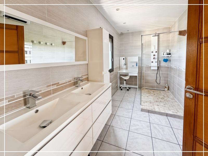 Villa - 162 m² - 7 pièces