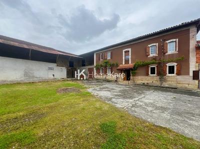 Ferme - 300 m² - 8 pièces