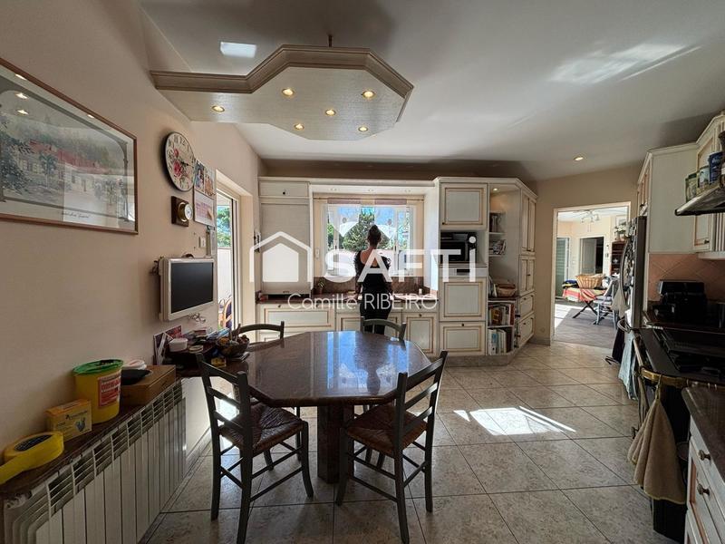 Maison - 280 m² - 5 pièces