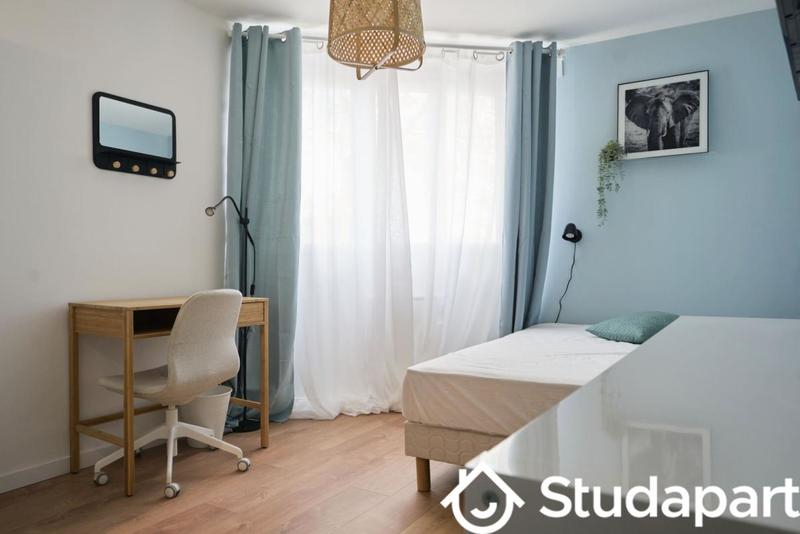 Chambre - 11 m² - 1 pièce