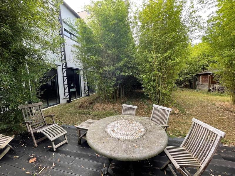 Demeure - 407 m² - 5 pièces