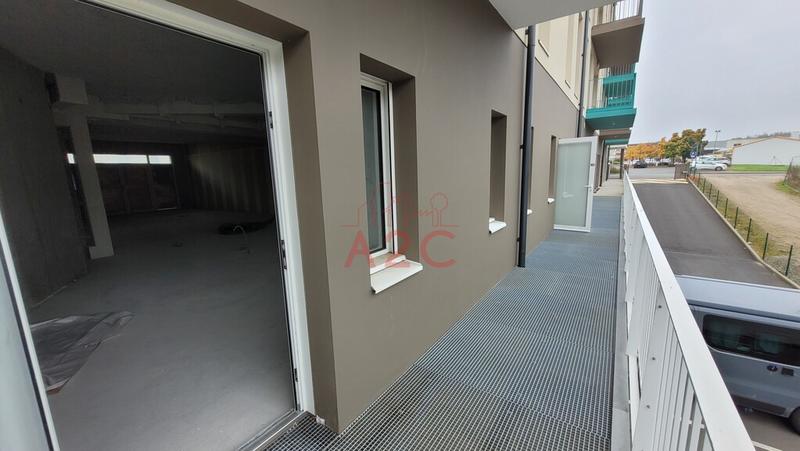 Local commercial - 107 m²