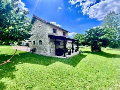 Propriété - 180 m² - 11 pièces