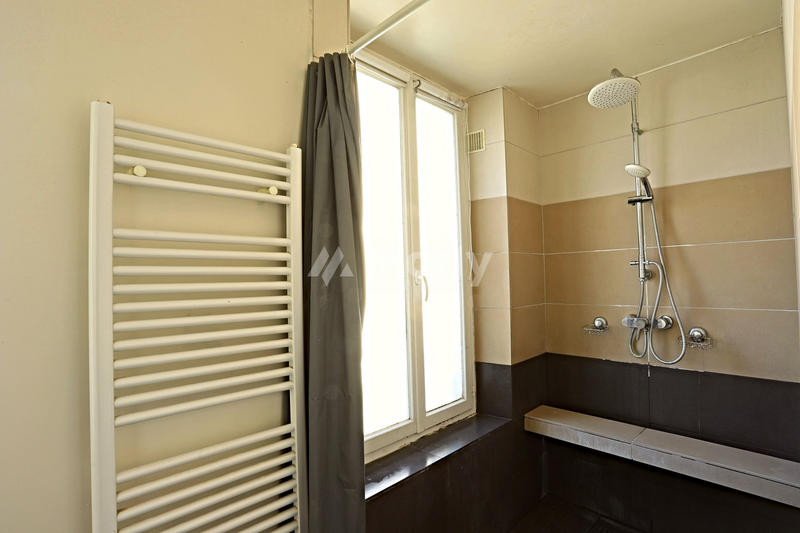 Maison - 184 m² - 7 pièces