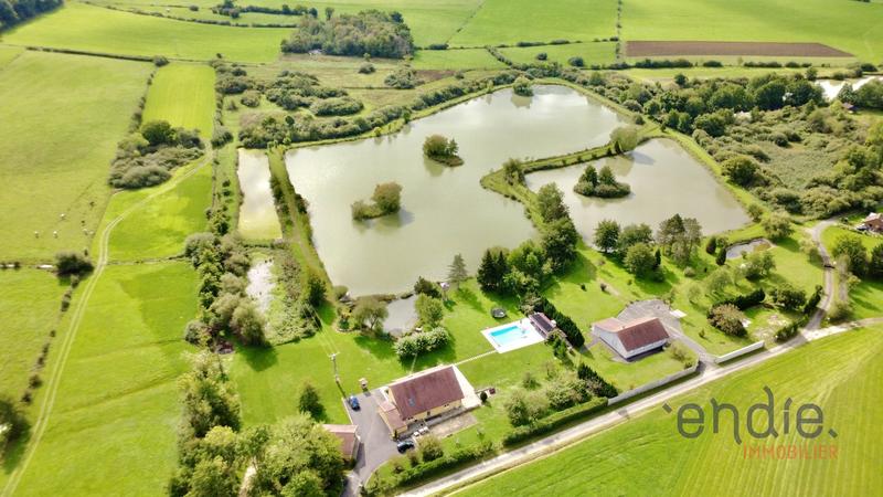 Maison - 275 m² - 8 pièces