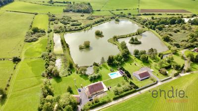 Maison - 275 m² - 8 pièces