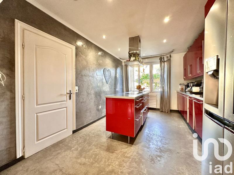 Maison - 200 m² - 8 pièces