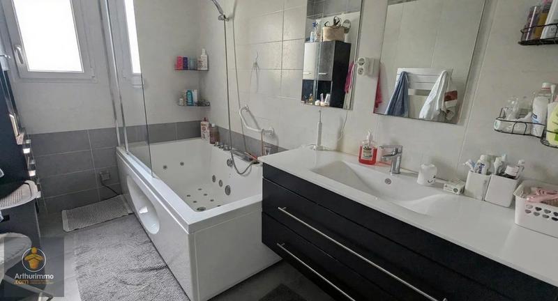 Maison - 88 m² - 5 pièces