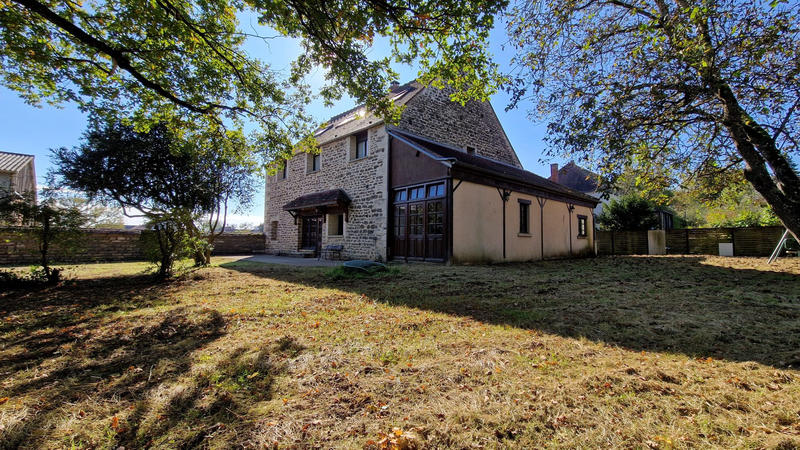 Maison ancienne - 201 m² - 7 pièces