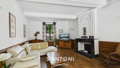 Maison - 181 m² - 6 pièces