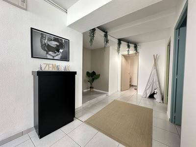 Maison - 214 m² - 9 pièces