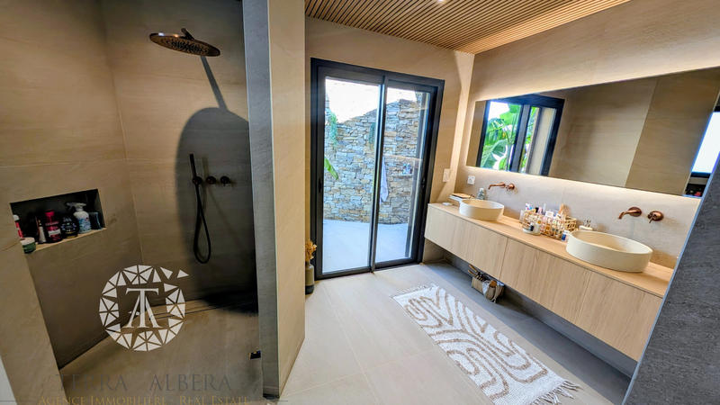 Villa - 182 m² - 5 pièces