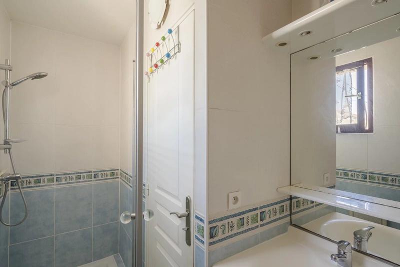 Maison - 92 m² - 5 pièces