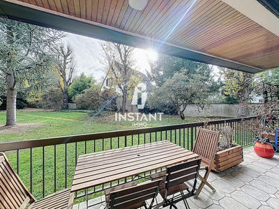 Appartement - 111 m² - 5 pièces