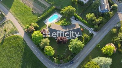 Maison - 218 m² - 8 pièces