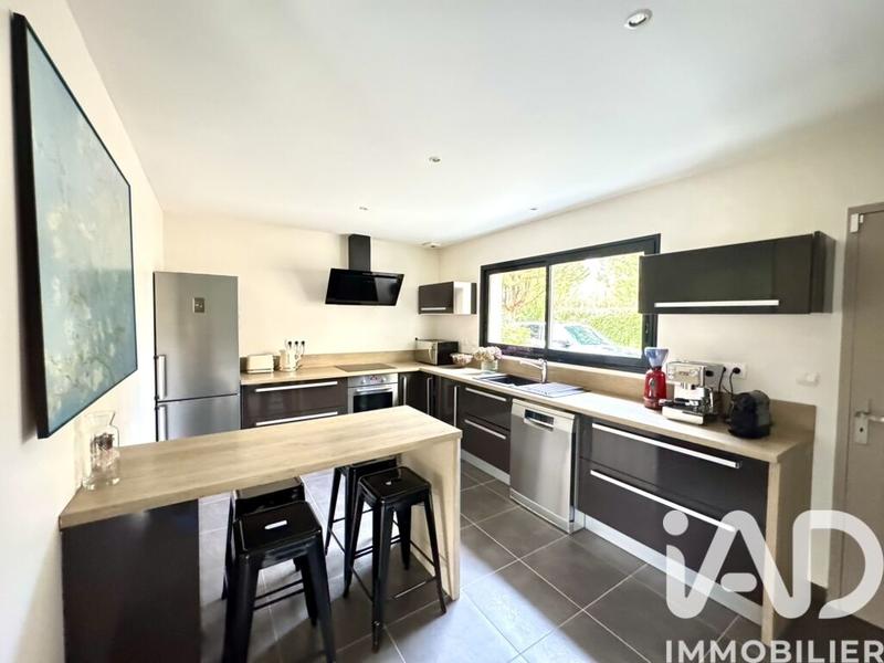 Maison - 222 m² - 7 pièces