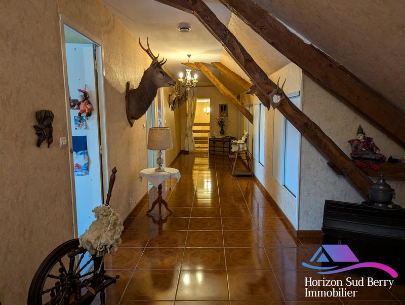 Maison - 234 m² - 8 pièces