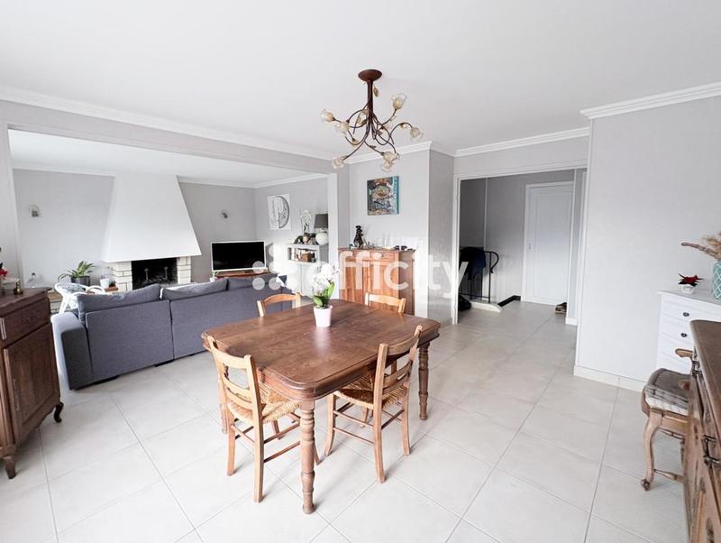 Appartement - 100 m² - 5 pièces