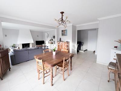 Appartement - 100 m² - 5 pièces