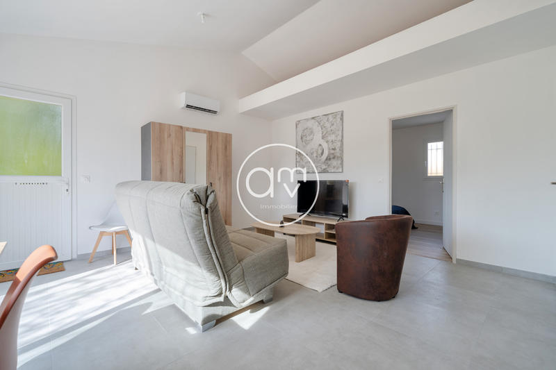 Maison - 253 m² - 9 pièces