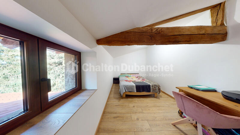 Maison - 208 m² - 7 pièces