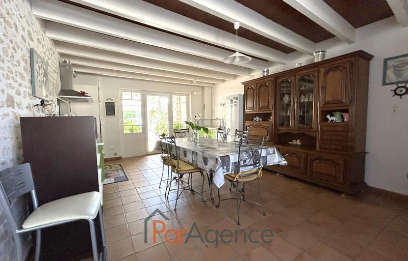 Maison - 247 m² - 9 pièces
