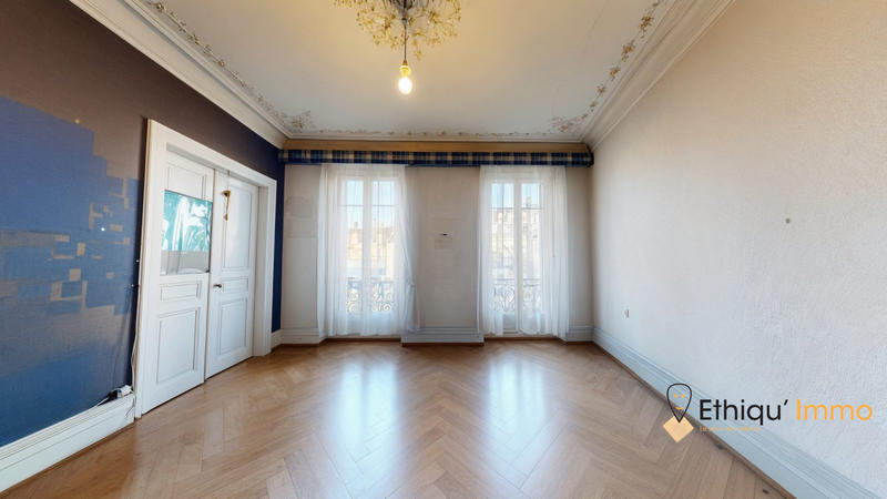 Appartement - 126 m² - 5 pièces
