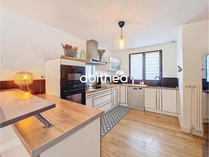 Maison - 95 m² - 5 pièces