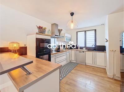 Maison - 95 m² - 5 pièces