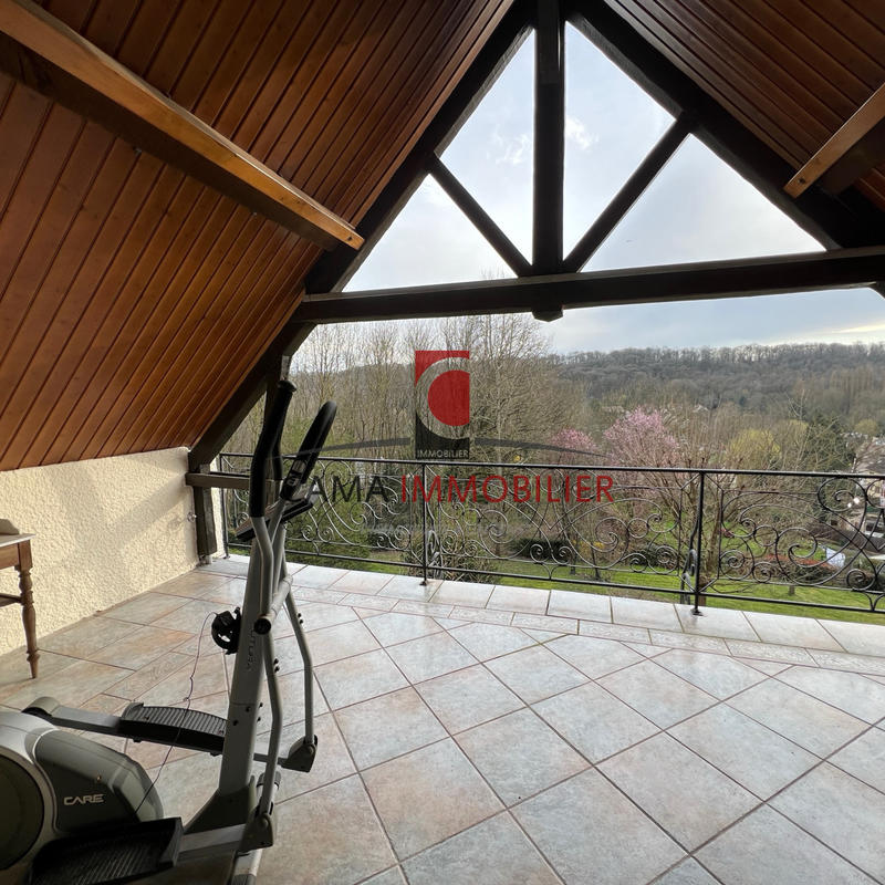 Maison - 268 m² - 9 pièces