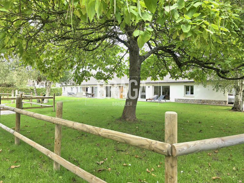 Propriété - 222 m² - 6 pièces