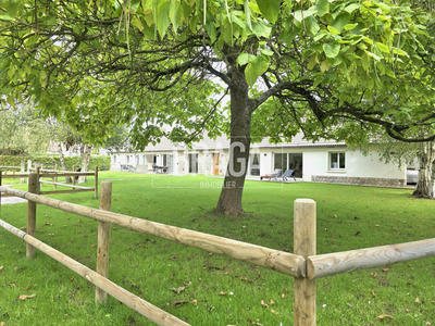 Propriété - 222 m² - 6 pièces