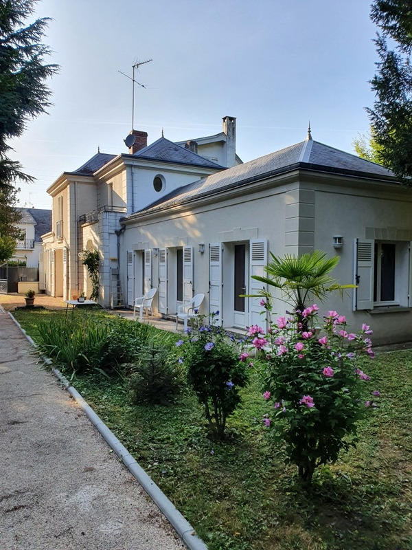 Maison - 222 m² - 8 pièces