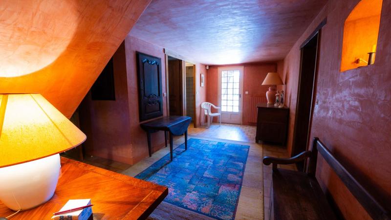 Maison - 660 m² - 16 pièces