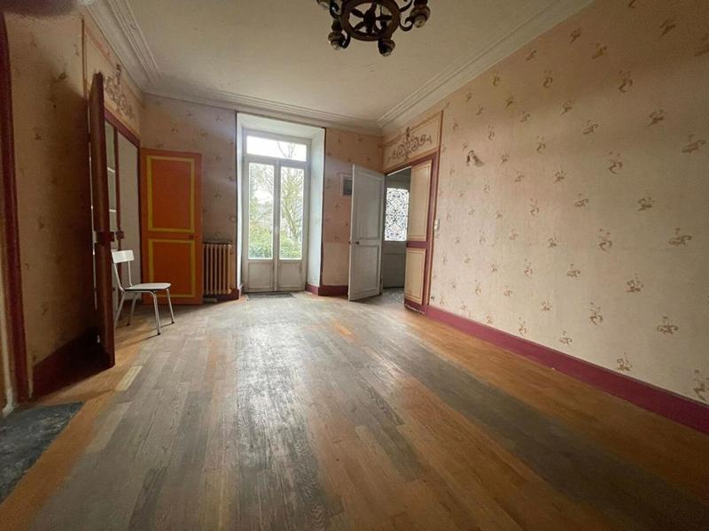 Maison - 230 m² - 10 pièces