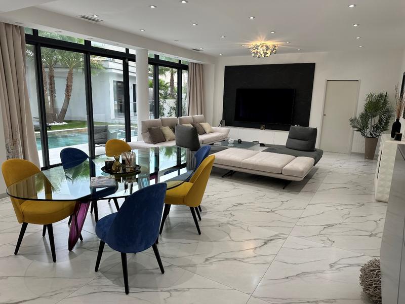 Villa - 262 m² - 6 pièces