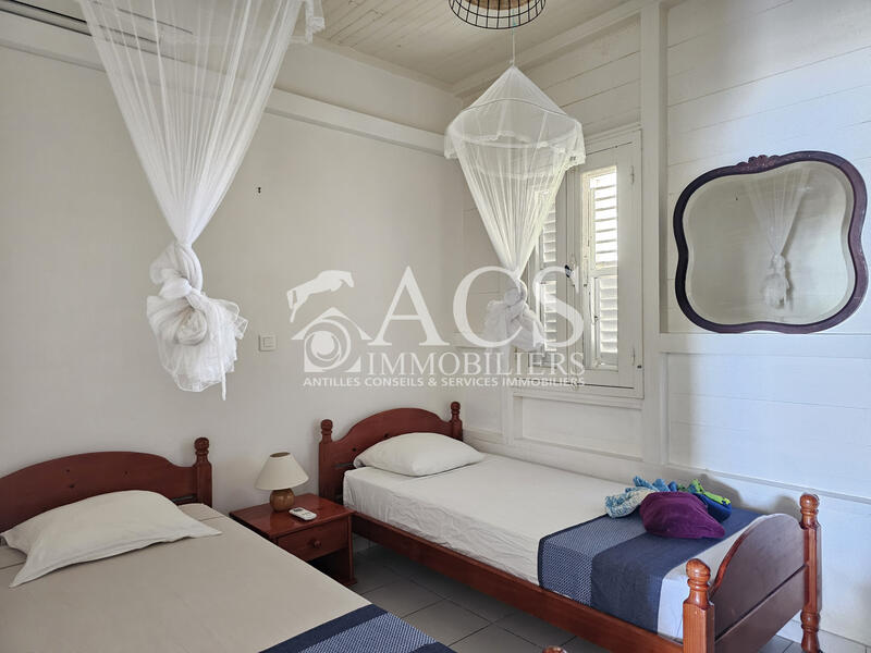 Maison - 139 m² - 9 pièces