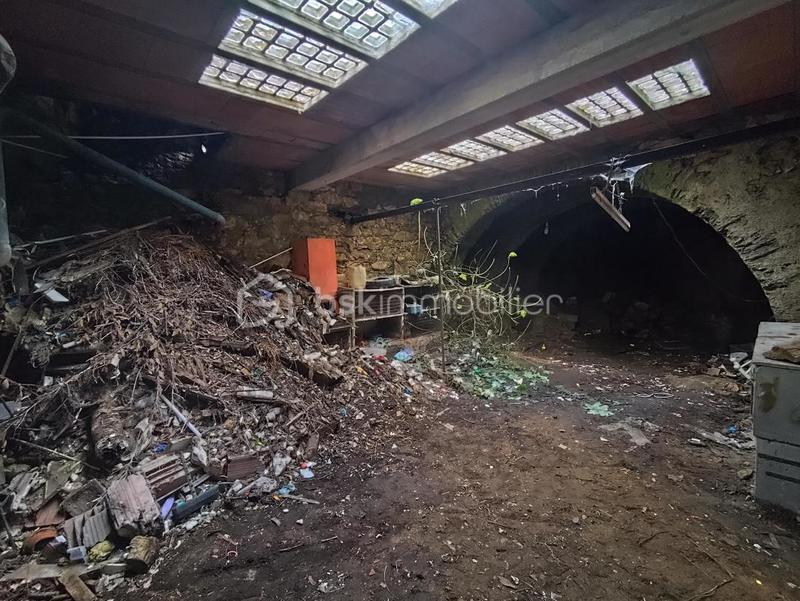 Maison - 300 m² - 13 pièces