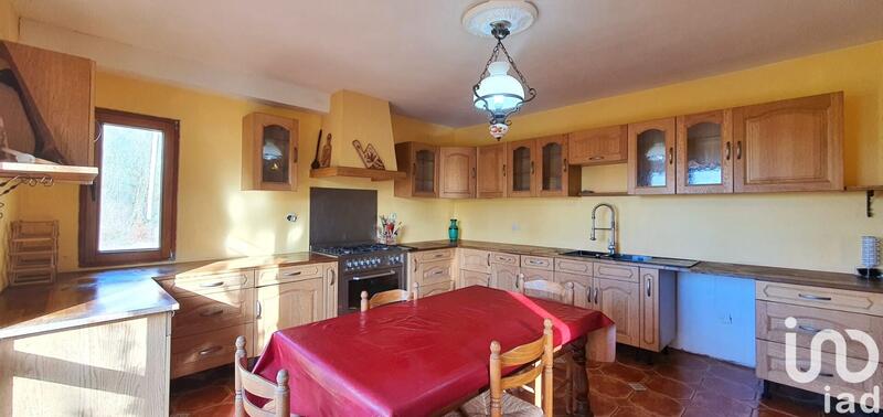 Maison - 221 m² - 11 pièces